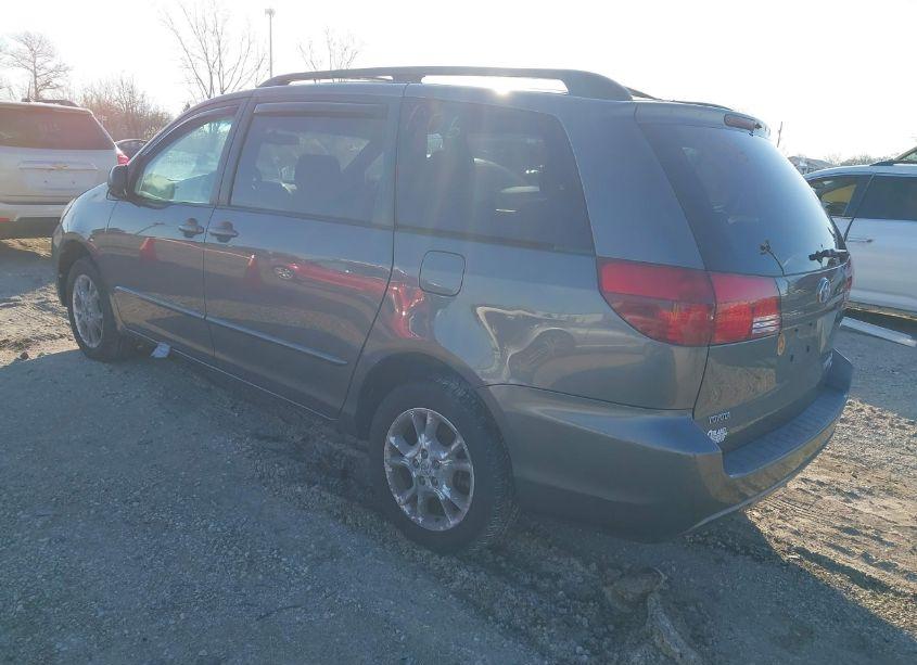 Photo 3 of 2005 Toyota Sienna LE (VIN 5TDBA23C05S044768)