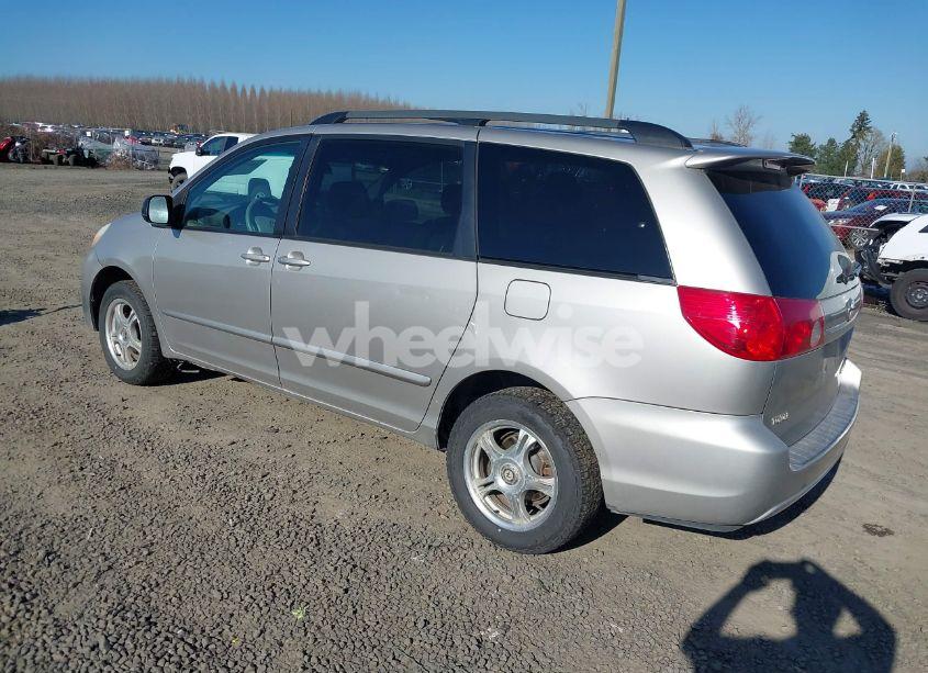 Photo 3 of 2006 Toyota Sienna LE (VIN 5TDBA23C06S064777)