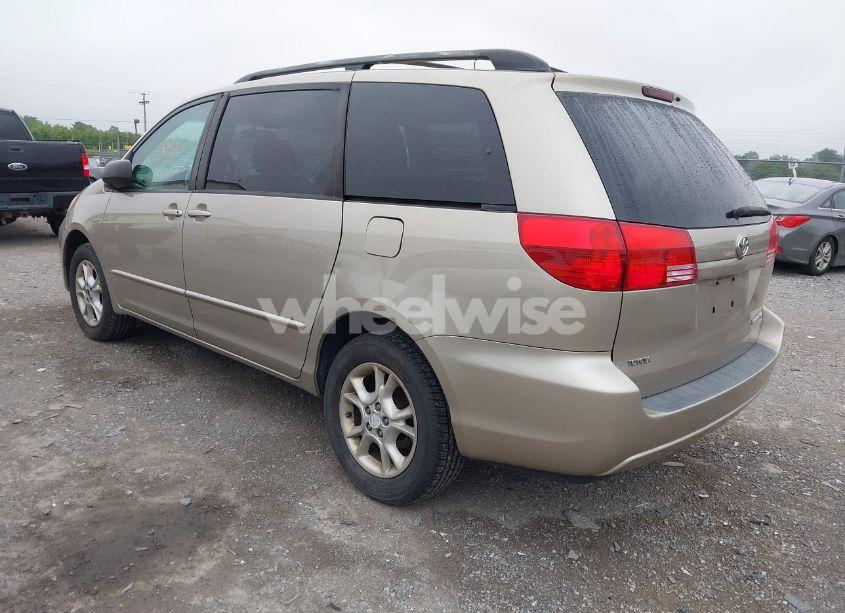 Photo 3 of 2004 Toyota Sienna LE (VIN 5TDBA23C14S003421)