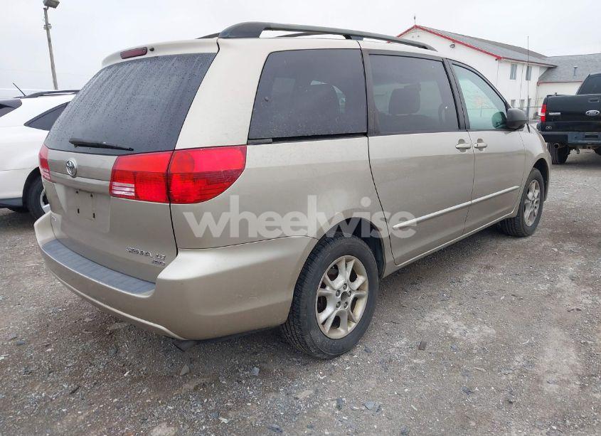 Photo 4 of 2004 Toyota Sienna LE (VIN 5TDBA23C14S003421)