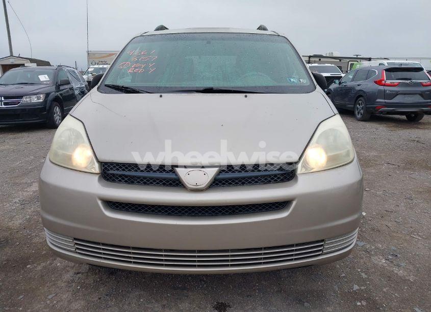Photo 6 of 2004 Toyota Sienna LE (VIN 5TDBA23C14S003421)