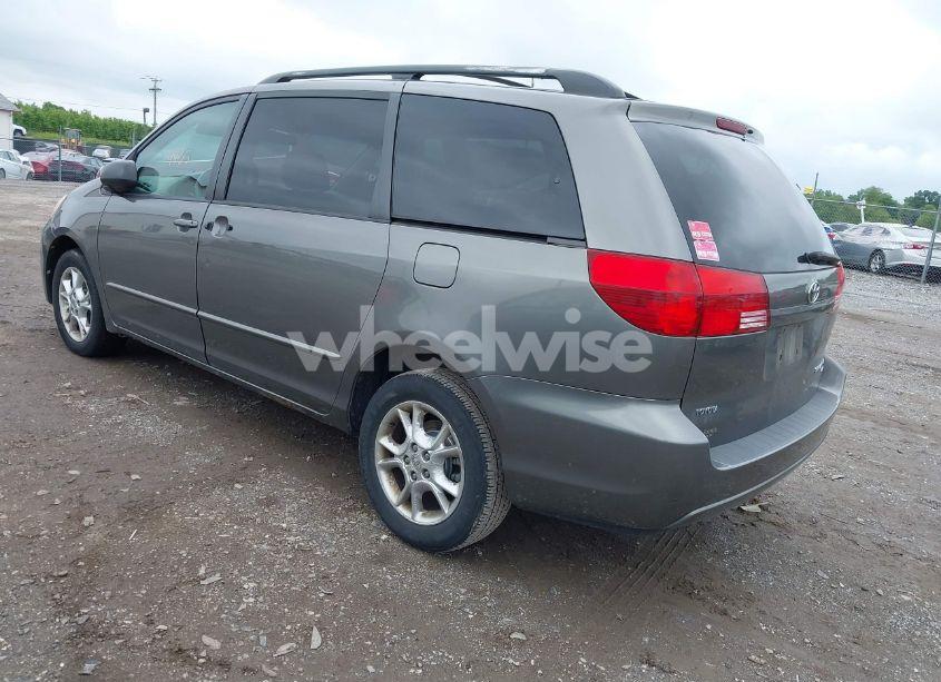 Photo 3 of 2004 Toyota Sienna LE (VIN 5TDBA23C14S015102)