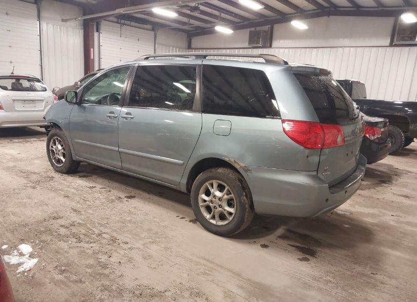 Photo 3 of 2006 Toyota Sienna LE (VIN 5TDBA23C26S071262)