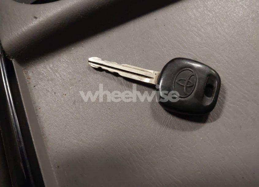 Photo 11 of 2004 Toyota Sienna LE (VIN 5TDBA23C34S007356)