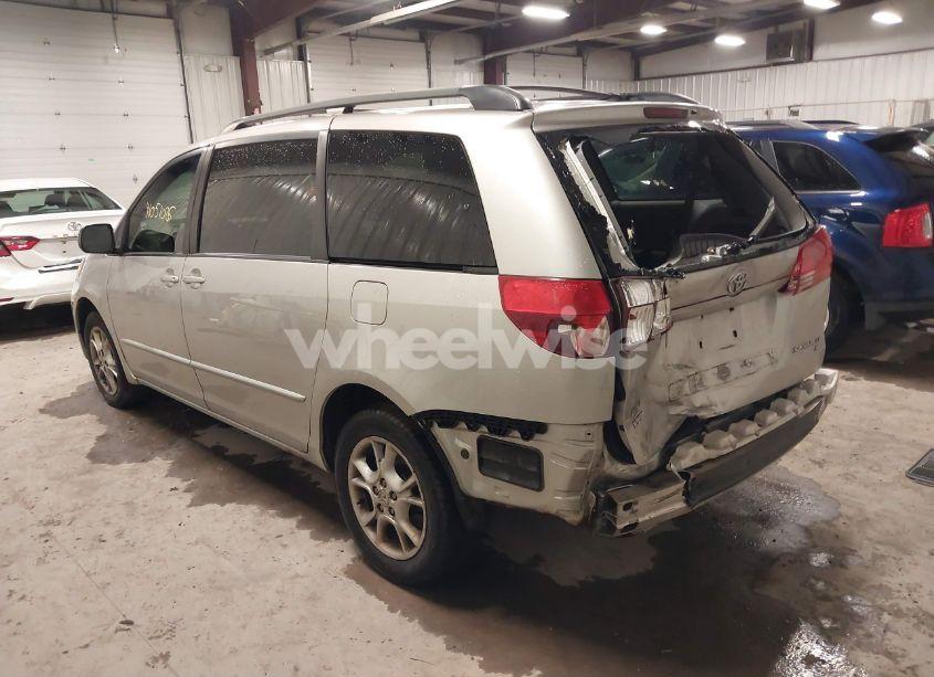 Photo 3 of 2004 Toyota Sienna LE (VIN 5TDBA23C34S007356)
