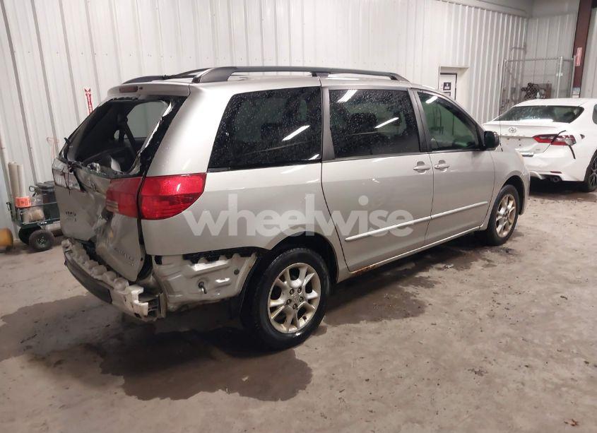 Photo 4 of 2004 Toyota Sienna LE (VIN 5TDBA23C34S007356)