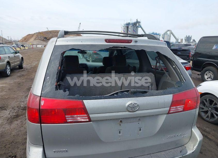 Photo 12 of 2005 Toyota Sienna LE (VIN 5TDBA23C35S049513)