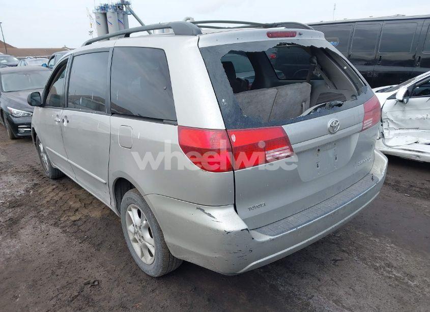Photo 3 of 2005 Toyota Sienna LE (VIN 5TDBA23C35S049513)