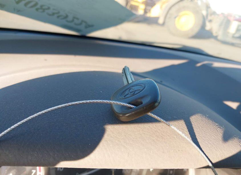 Photo 11 of 2004 Toyota Sienna LE (VIN 5TDBA23C54S006404)