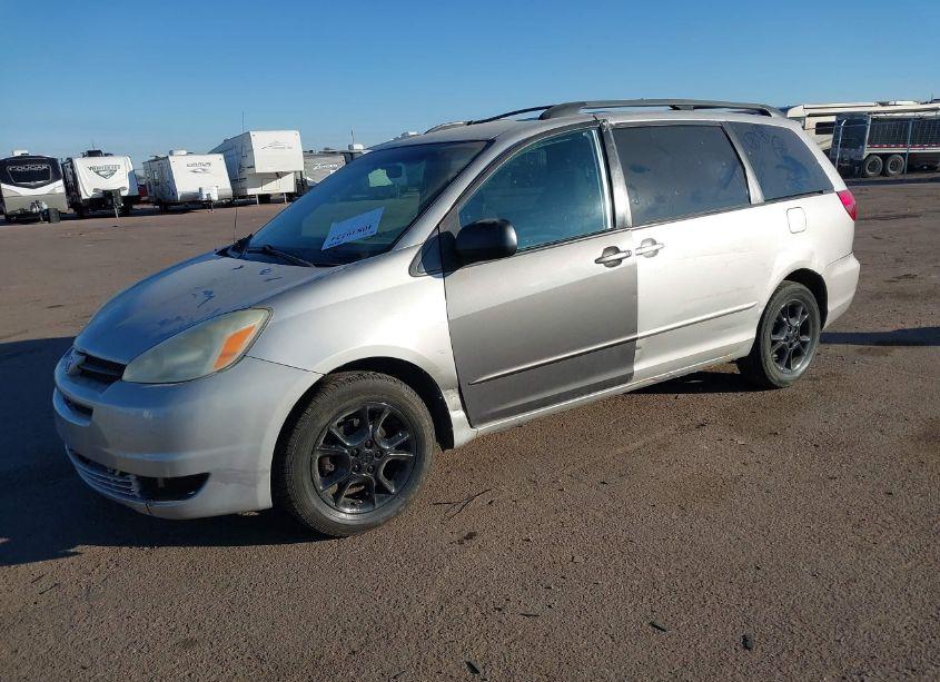 Photo 2 of 2004 Toyota Sienna LE (VIN 5TDBA23C54S006404)