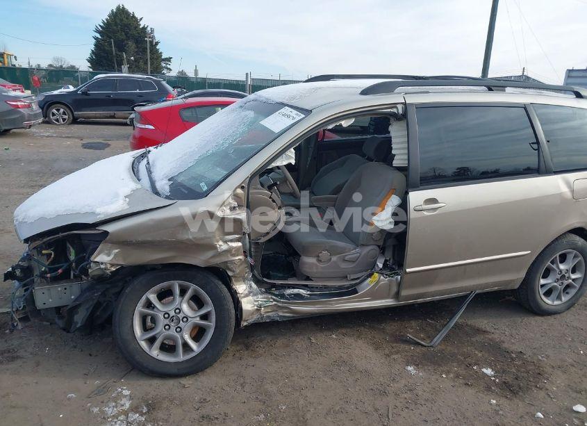 Photo 17 of 2004 Toyota Sienna LE (VIN 5TDBA23C54S006564)