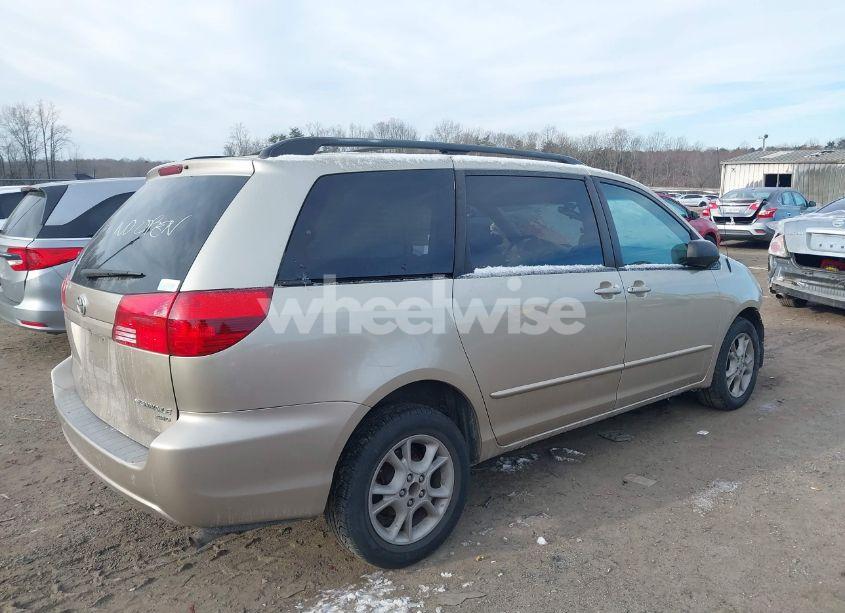 Photo 4 of 2004 Toyota Sienna LE (VIN 5TDBA23C54S006564)