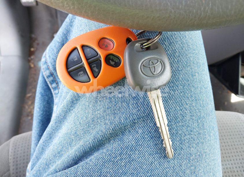 Photo 11 of 2004 Toyota Sienna LE (VIN 5TDBA23C54S023168)