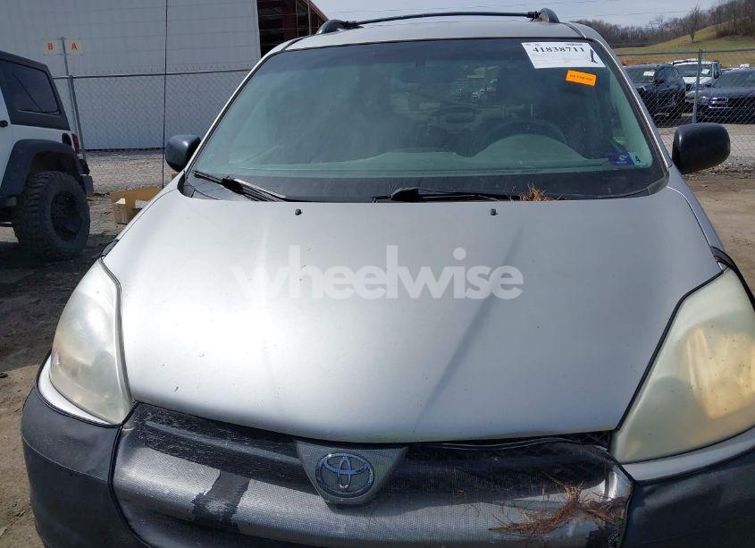 Photo 6 of 2004 Toyota Sienna LE (VIN 5TDBA23C54S023168)