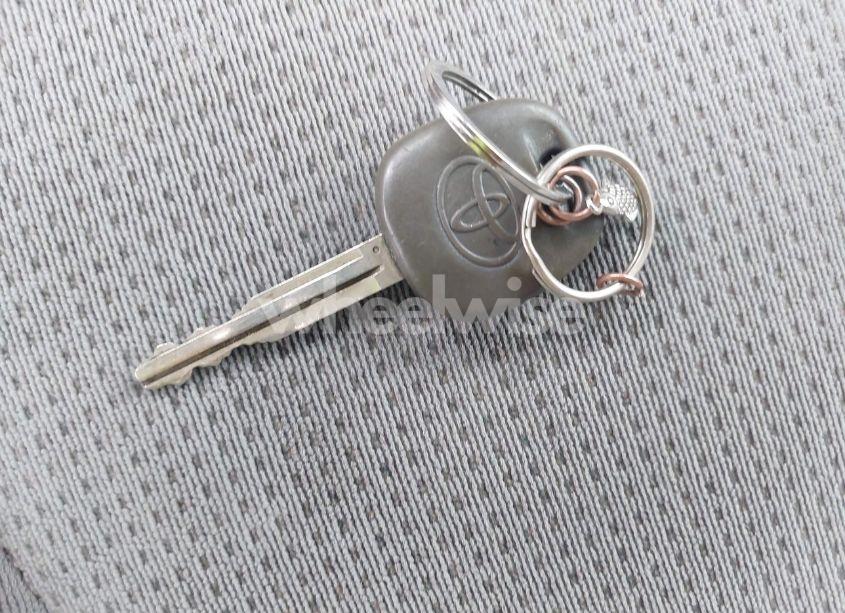 Photo 11 of 2005 Toyota Sienna LE (VIN 5TDBA23C55S038111)