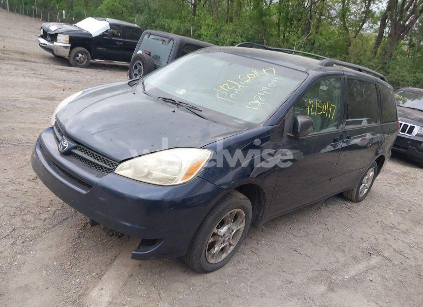 Photo 2 of 2005 Toyota Sienna LE (VIN 5TDBA23C55S038111)