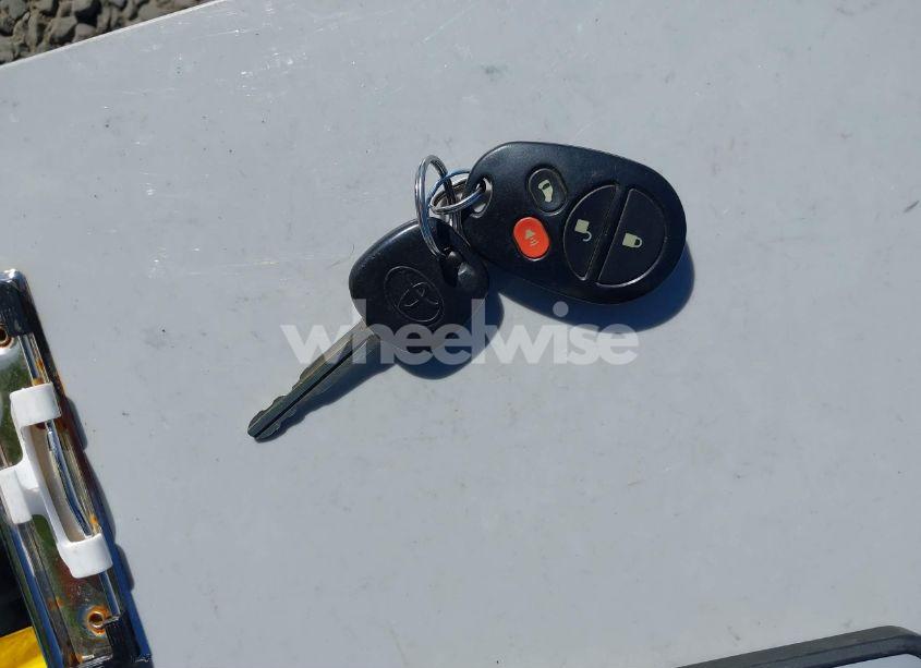 Photo 11 of 2004 Toyota Sienna LE (VIN 5TDBA23C64S006444)