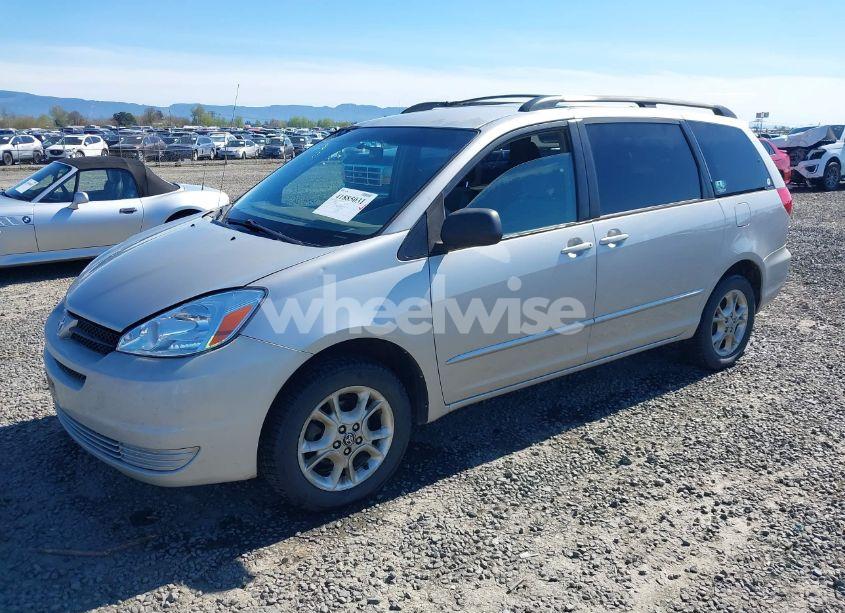 Photo 2 of 2004 Toyota Sienna LE (VIN 5TDBA23C64S006444)