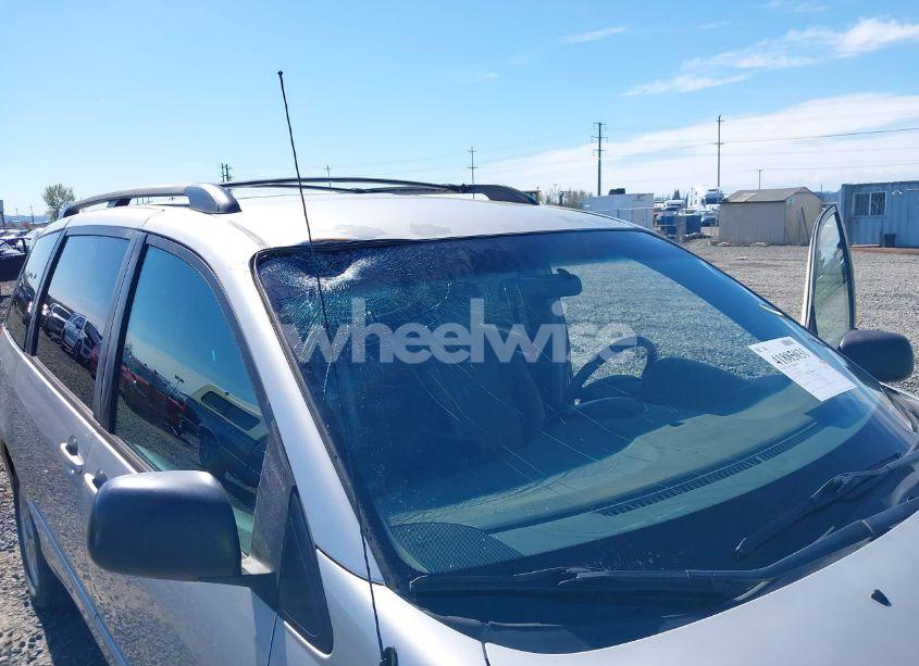 Photo 6 of 2004 Toyota Sienna LE (VIN 5TDBA23C64S006444)