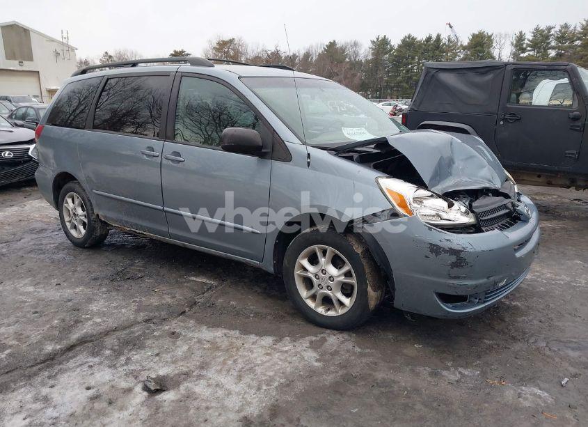 2004 Toyota Sienna LE (VIN 5TDBA23C64S009828) main photo