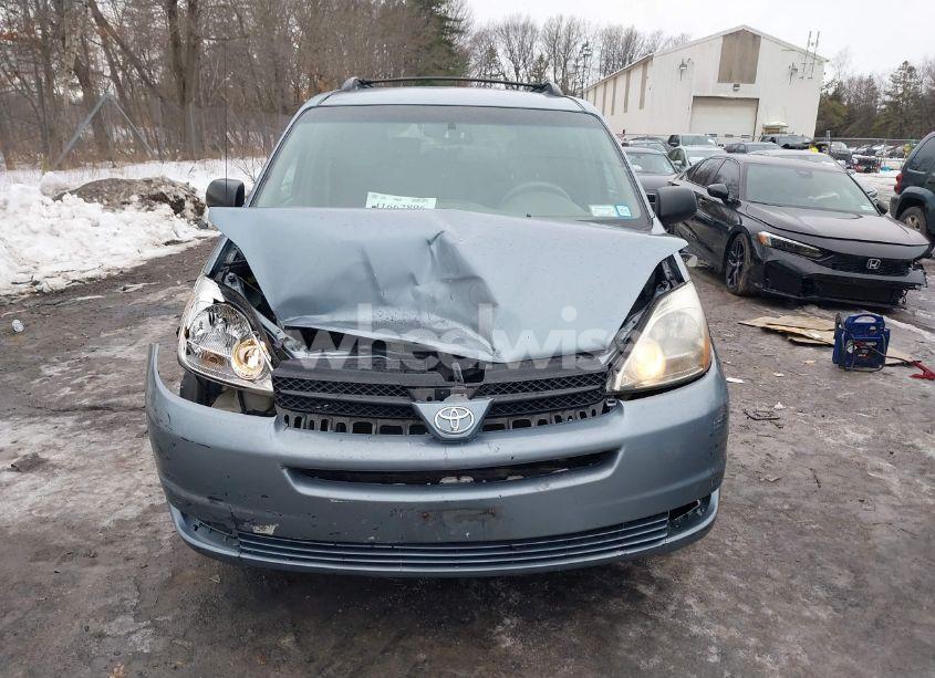 Photo 12 of 2004 Toyota Sienna LE (VIN 5TDBA23C64S009828)