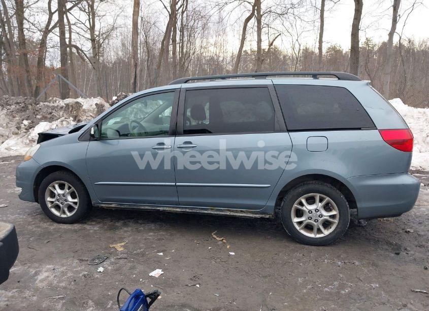 Photo 14 of 2004 Toyota Sienna LE (VIN 5TDBA23C64S009828)