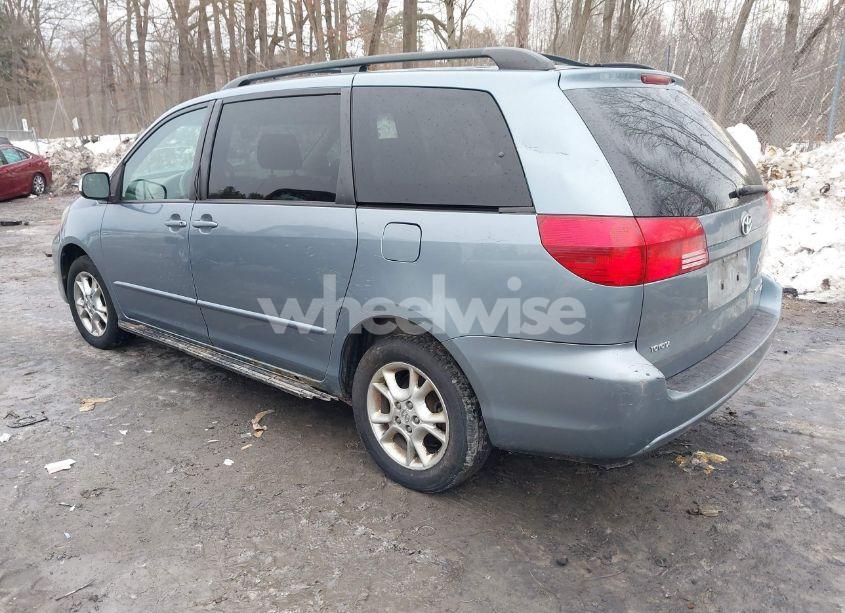 Photo 3 of 2004 Toyota Sienna LE (VIN 5TDBA23C64S009828)