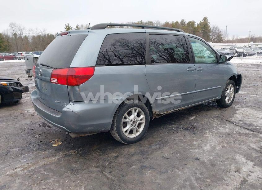 Photo 4 of 2004 Toyota Sienna LE (VIN 5TDBA23C64S009828)