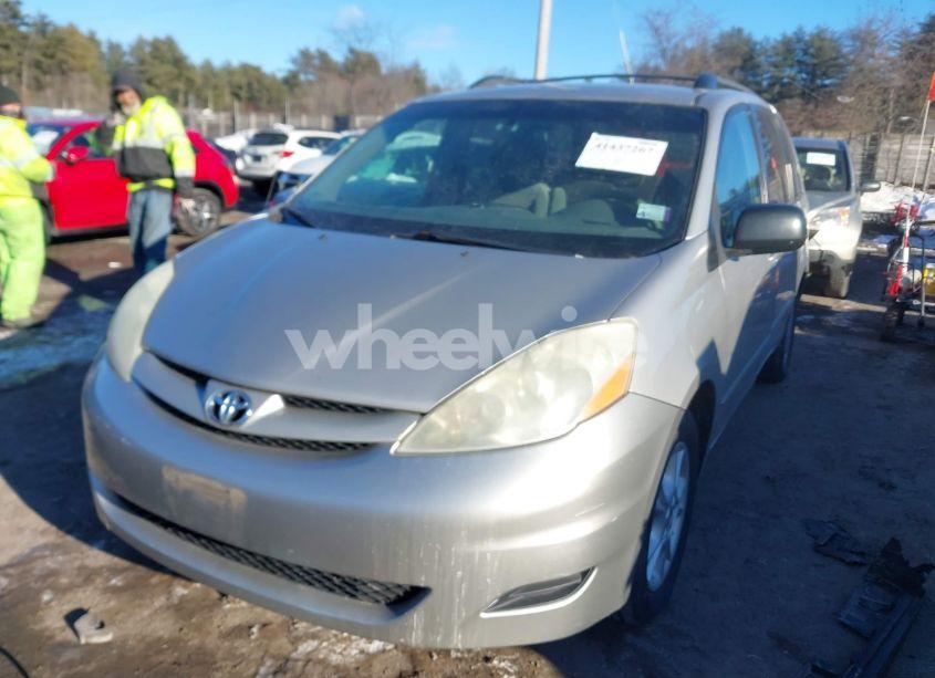 Photo 2 of 2006 Toyota Sienna LE (VIN 5TDBA23C76S069376)