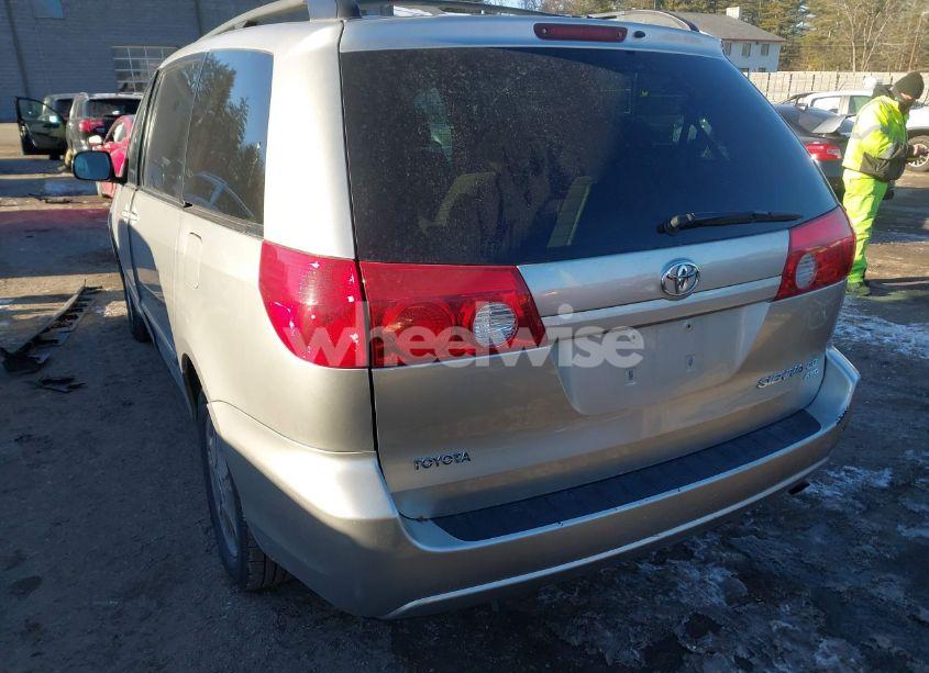 Photo 3 of 2006 Toyota Sienna LE (VIN 5TDBA23C76S069376)
