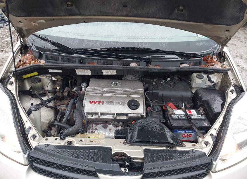 Photo 10 of 2004 Toyota Sienna LE (VIN 5TDBA23C84S028638)