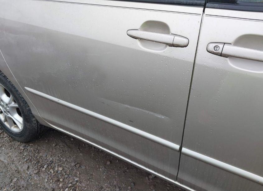 Photo 6 of 2004 Toyota Sienna LE (VIN 5TDBA23C84S028638)