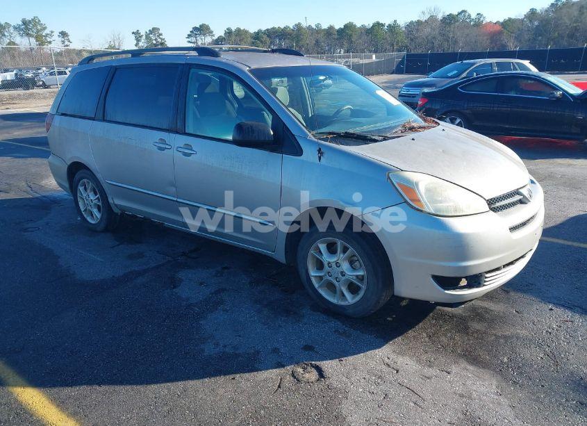 2005 Toyota Sienna LE (VIN 5TDBA23C85S041021) main photo