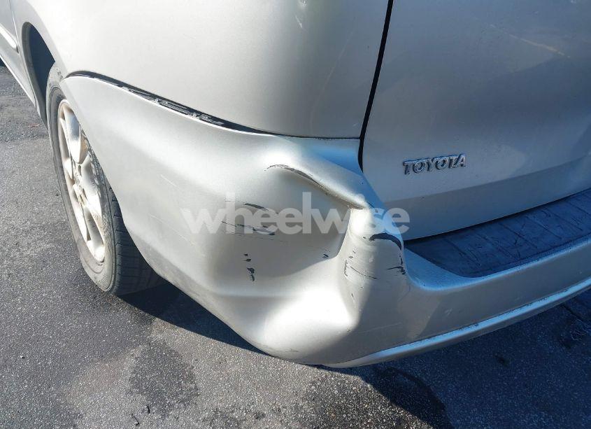 Photo 12 of 2005 Toyota Sienna LE (VIN 5TDBA23C85S041021)