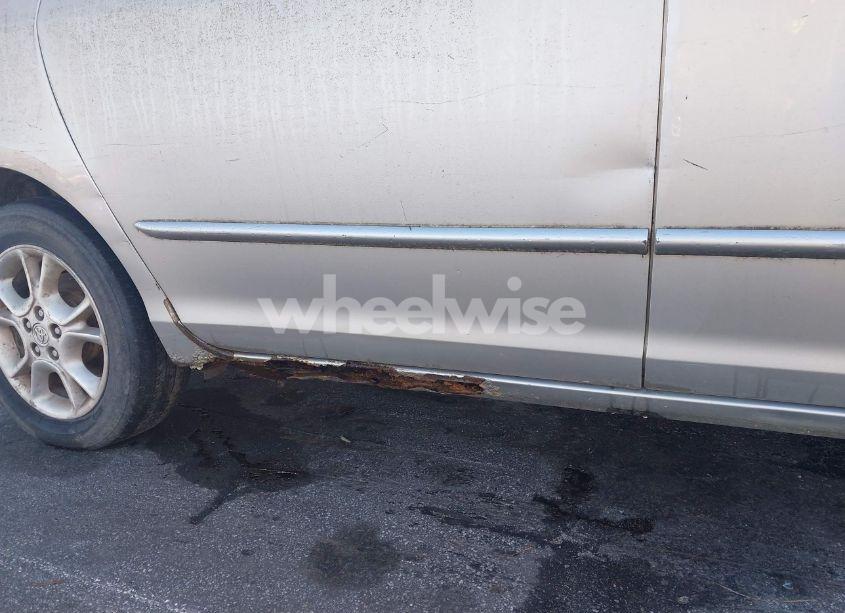 Photo 14 of 2005 Toyota Sienna LE (VIN 5TDBA23C85S041021)