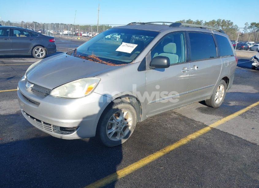 Photo 2 of 2005 Toyota Sienna LE (VIN 5TDBA23C85S041021)