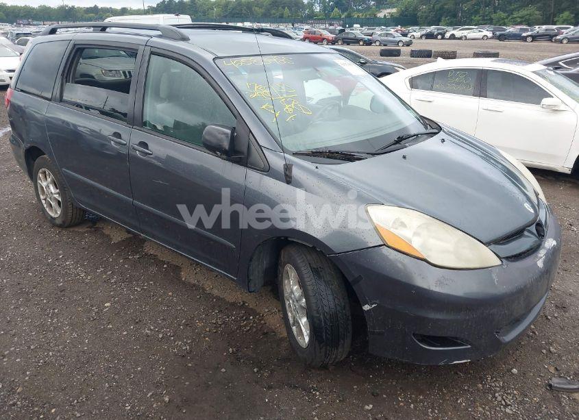 2006 Toyota Sienna LE (VIN 5TDBA23C86S072268) main photo