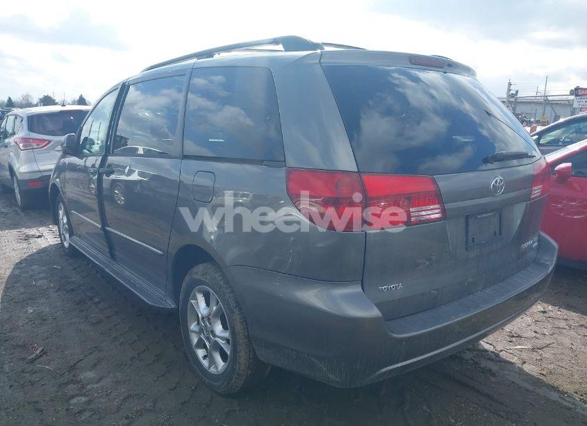 Photo 3 of 2004 Toyota Sienna LE (VIN 5TDBA23C94S023108)