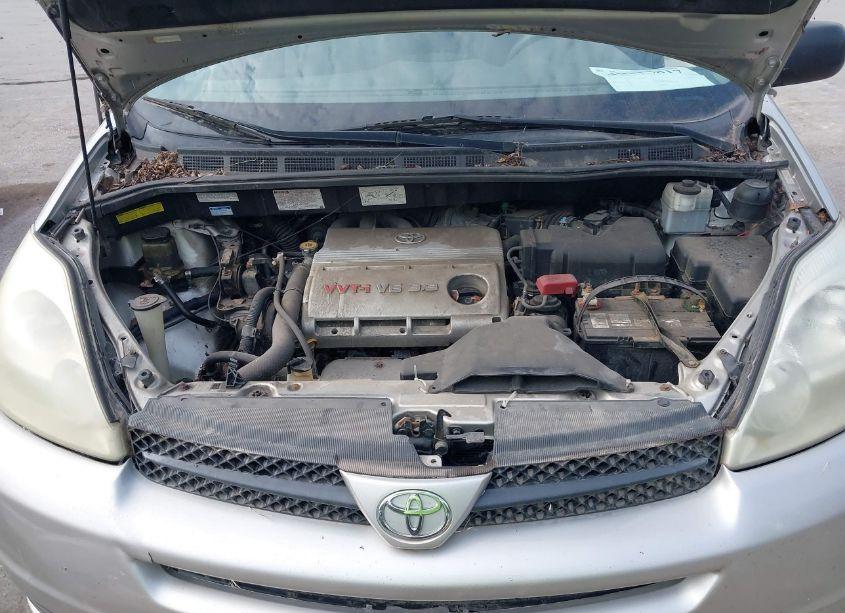 Photo 10 of 2004 Toyota Sienna LE (VIN 5TDBA23CX4S004549)