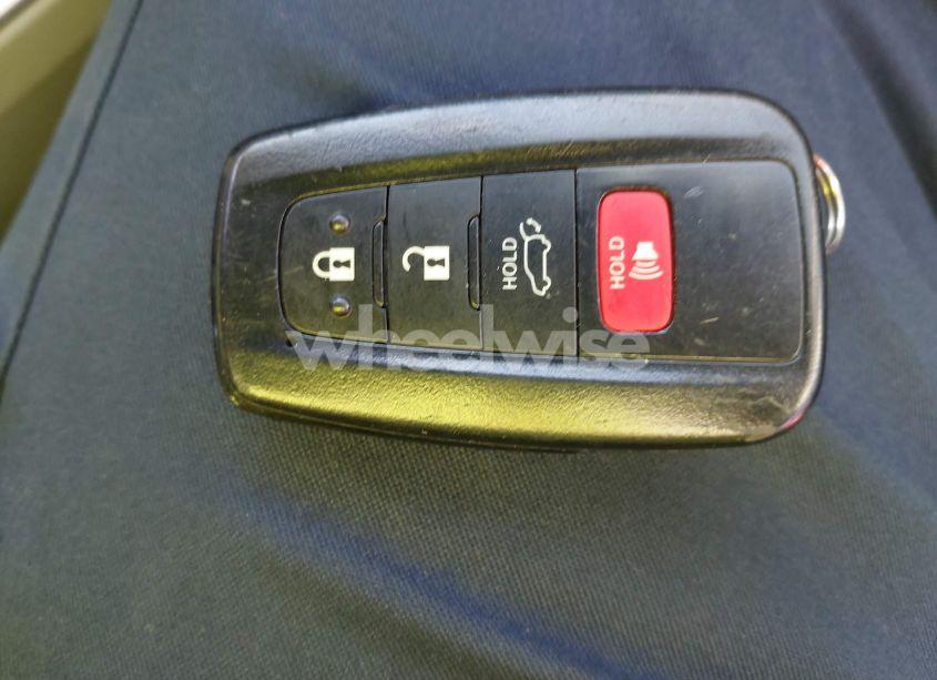 Photo 11 of 2021 Toyota Highlander HYBRID LE (VIN 5TDBBRCH0MS034628)
