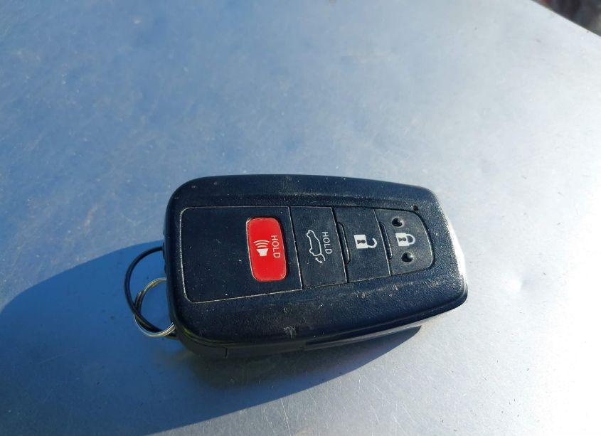 Photo 11 of 2020 Toyota Highlander HYBRID LE (VIN 5TDBBRCH3LS004425)