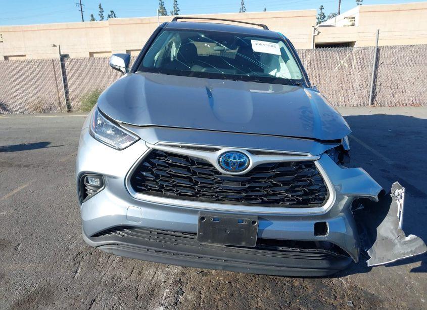 Photo 12 of 2020 Toyota Highlander HYBRID LE (VIN 5TDBBRCH3LS004425)