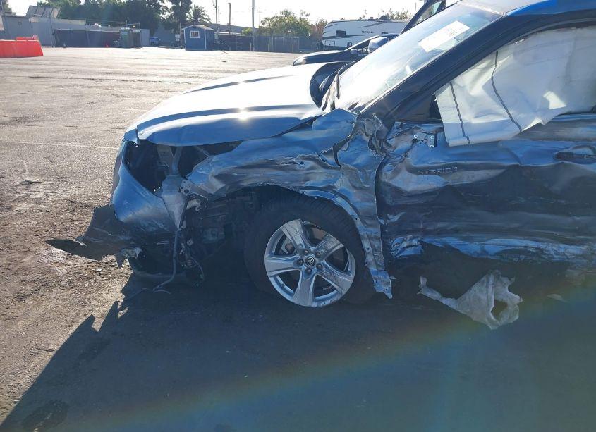 Photo 17 of 2020 Toyota Highlander HYBRID LE (VIN 5TDBBRCH3LS004425)