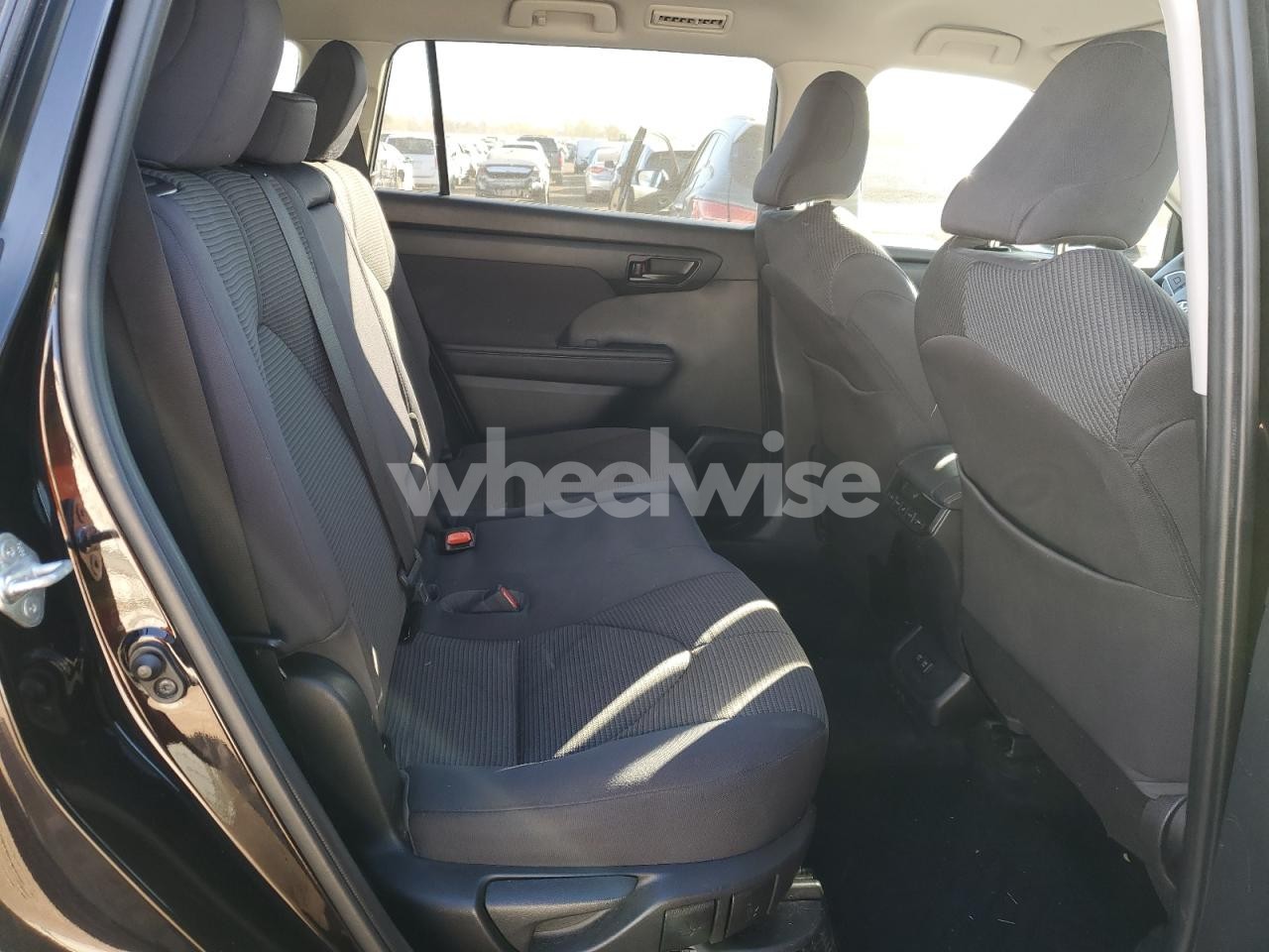 Photo 10 of 2020 TOYOTA HIGHLANDER HYBRID LE (VIN 5TDBBRCH4LS012646)