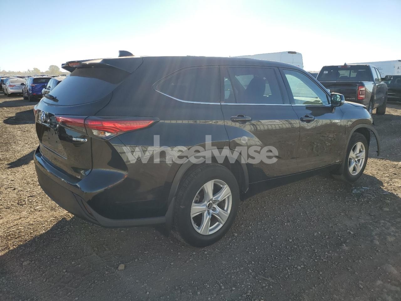 Photo 3 of 2020 TOYOTA HIGHLANDER HYBRID LE (VIN 5TDBBRCH4LS012646)