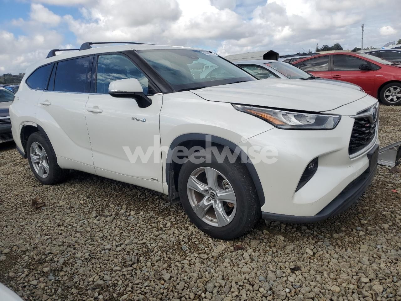 Photo 4 of 2020 TOYOTA HIGHLANDER HYBRID LE (VIN 5TDBBRCH4LS508241)