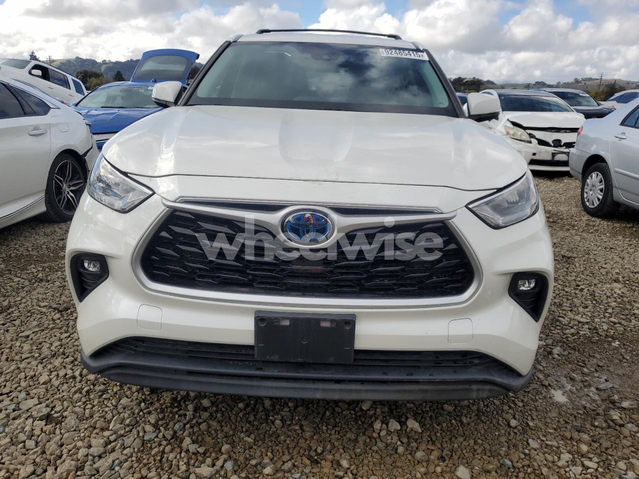 Photo 5 of 2020 TOYOTA HIGHLANDER HYBRID LE (VIN 5TDBBRCH4LS508241)