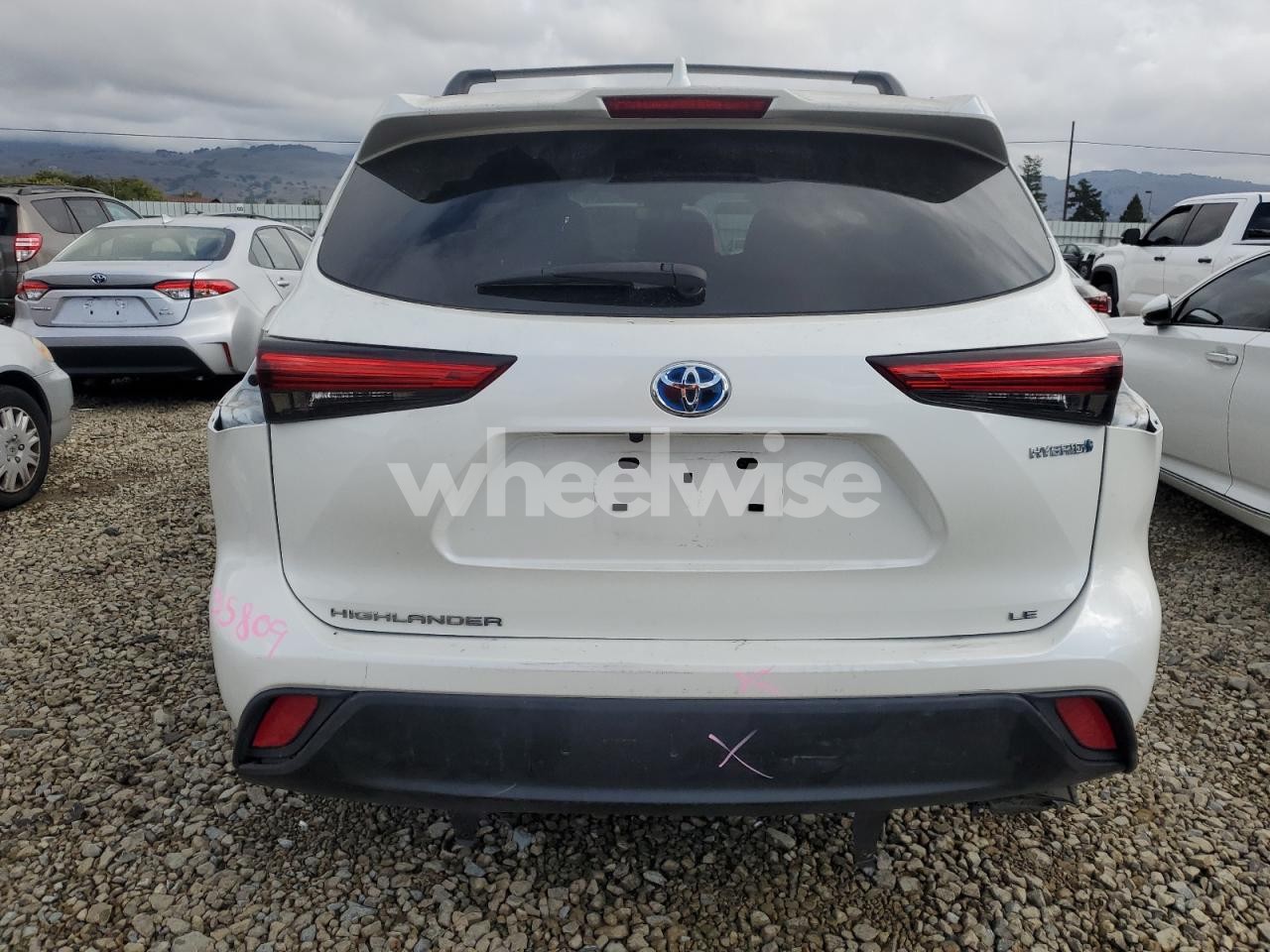 Photo 6 of 2020 TOYOTA HIGHLANDER HYBRID LE (VIN 5TDBBRCH4LS508241)