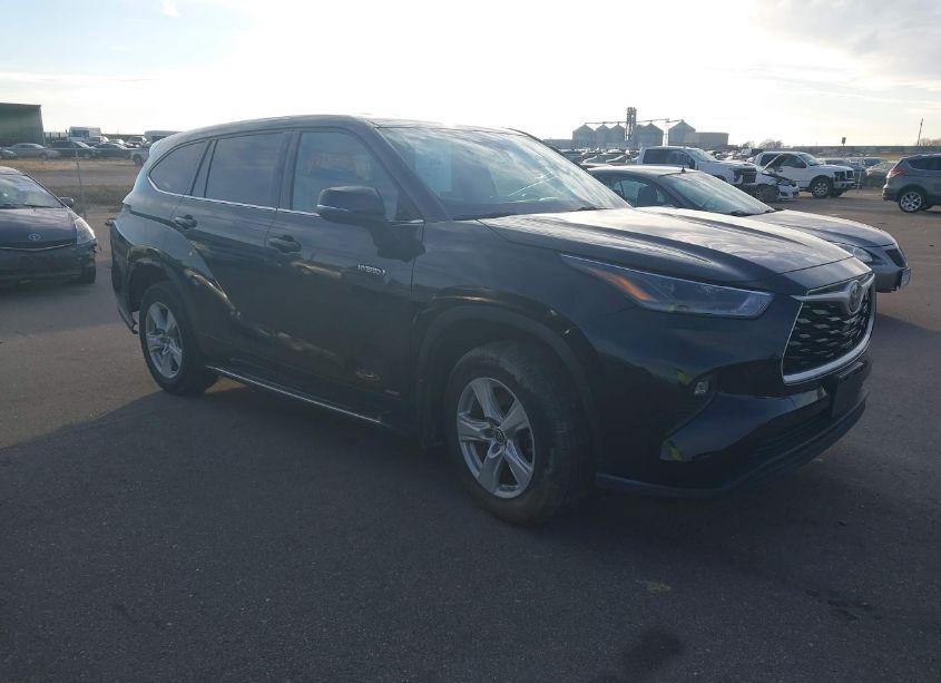 2021 Toyota Highlander HYBRID LE (VIN 5TDBBRCH4MS526210) main photo