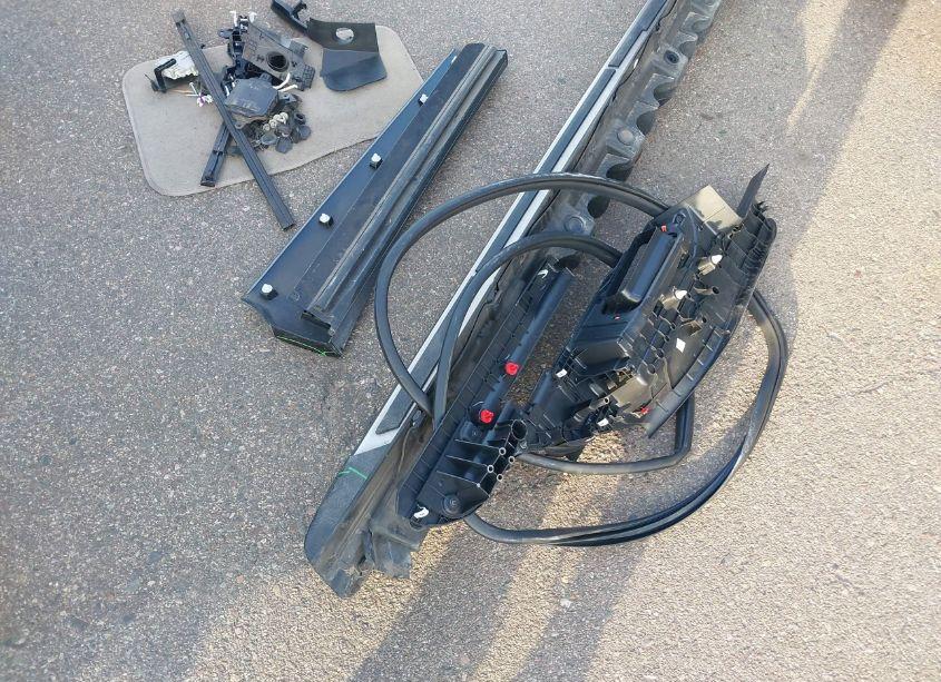 Photo 12 of 2021 Toyota Highlander HYBRID LE (VIN 5TDBBRCH4MS526210)